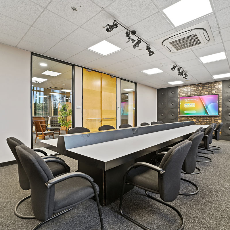 Create Business Hub - Private Office Space for Rent Shenfield - meeting room with digital whiteboard