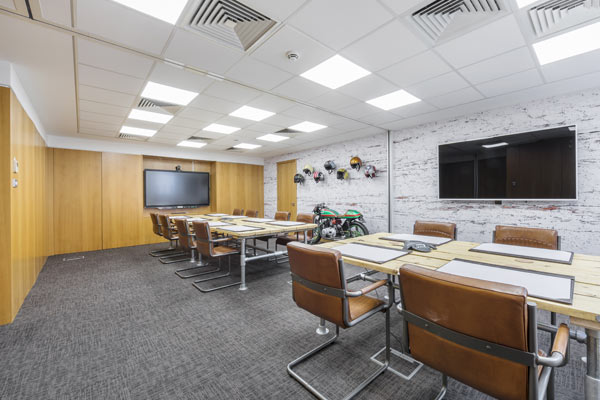 Create Business Hub - Brentwood Office Space For Rent - meeting room